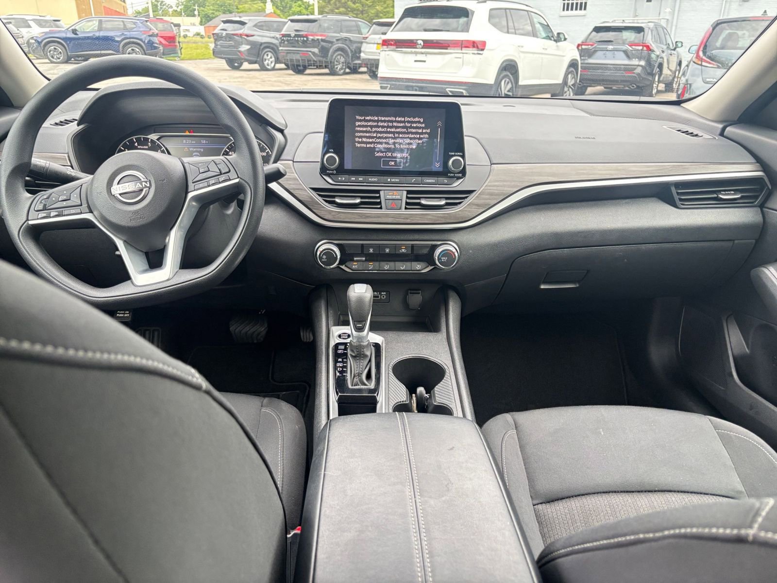 Used 2025 Nissan Altima 2.5 SV FWD image 33