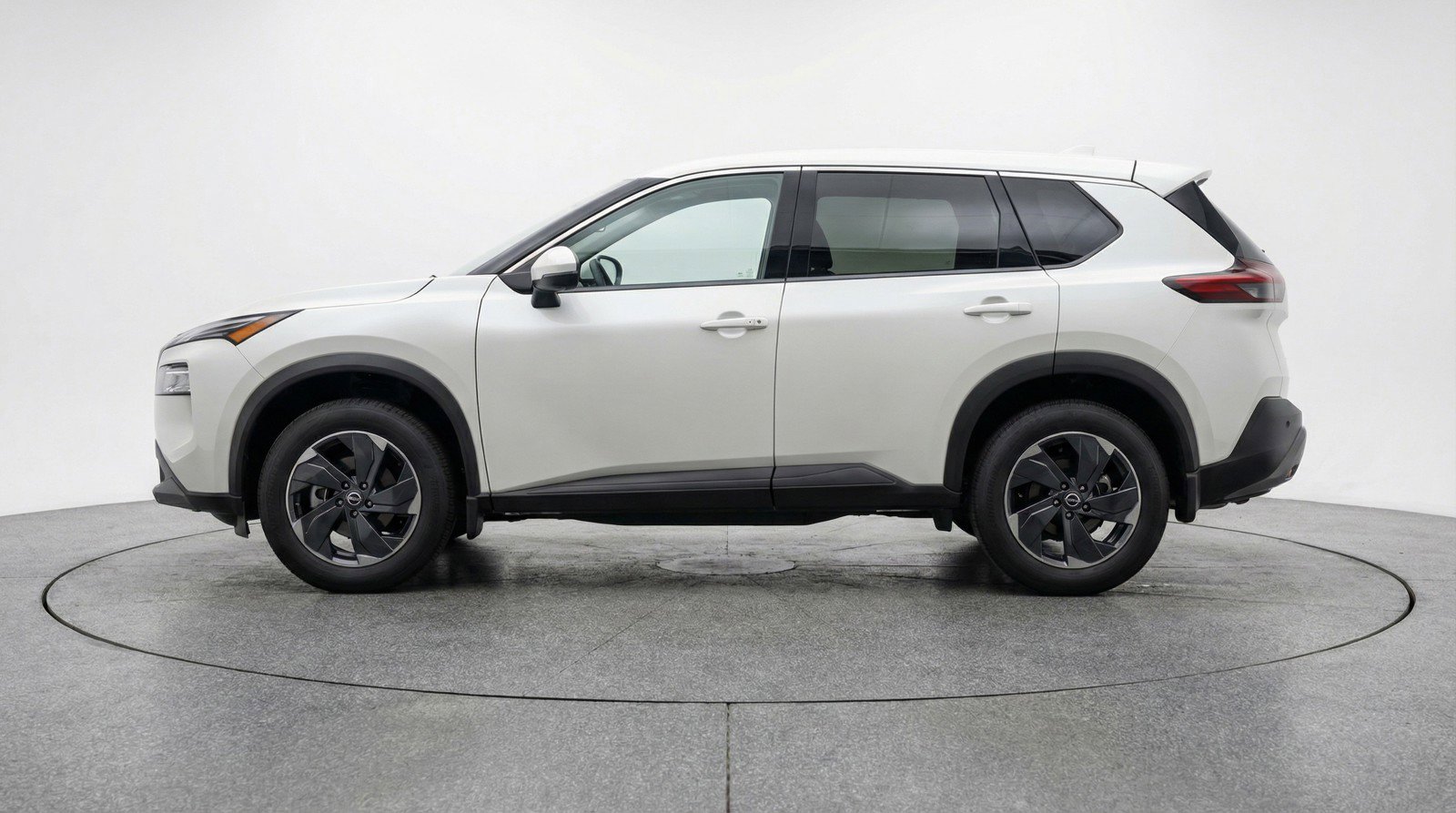 Used 2025 Nissan Rogue SV image 5