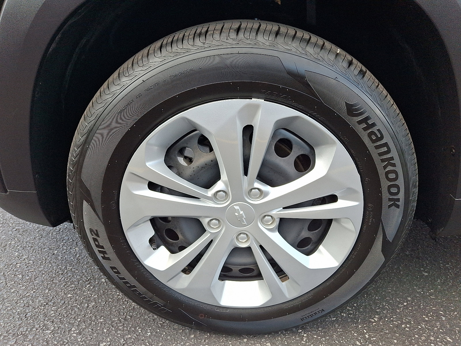 Used 2025 Chevrolet Trax LS image 9