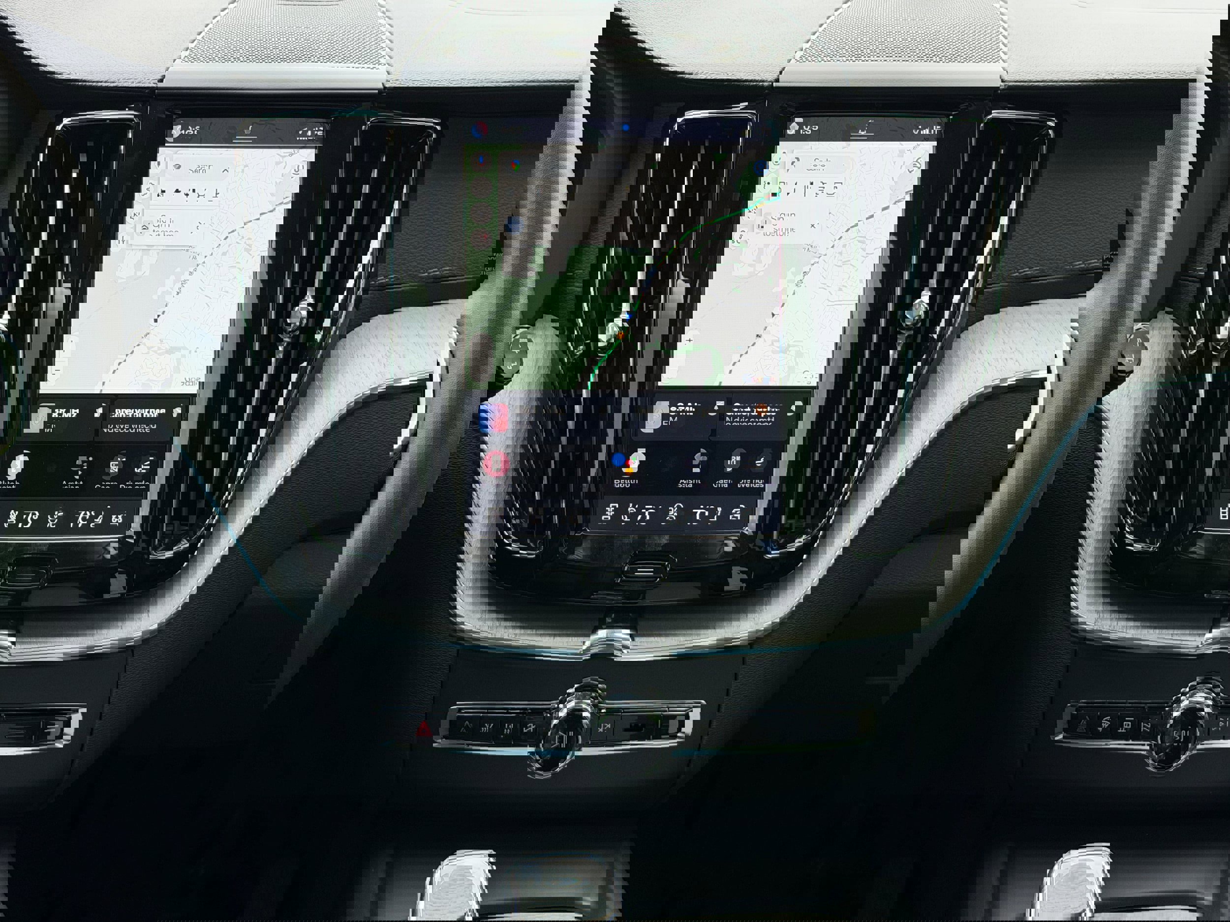 Certified 2025 Volvo XC60 T8 Ultra w/ Protection Package Premier image 15