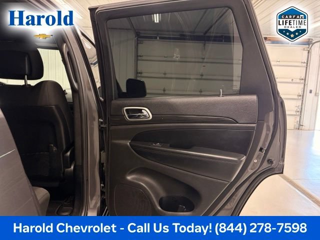 Used 2019 Jeep Grand Cherokee Laredo w/ Security & Convenience Group AWD/4WD image 8