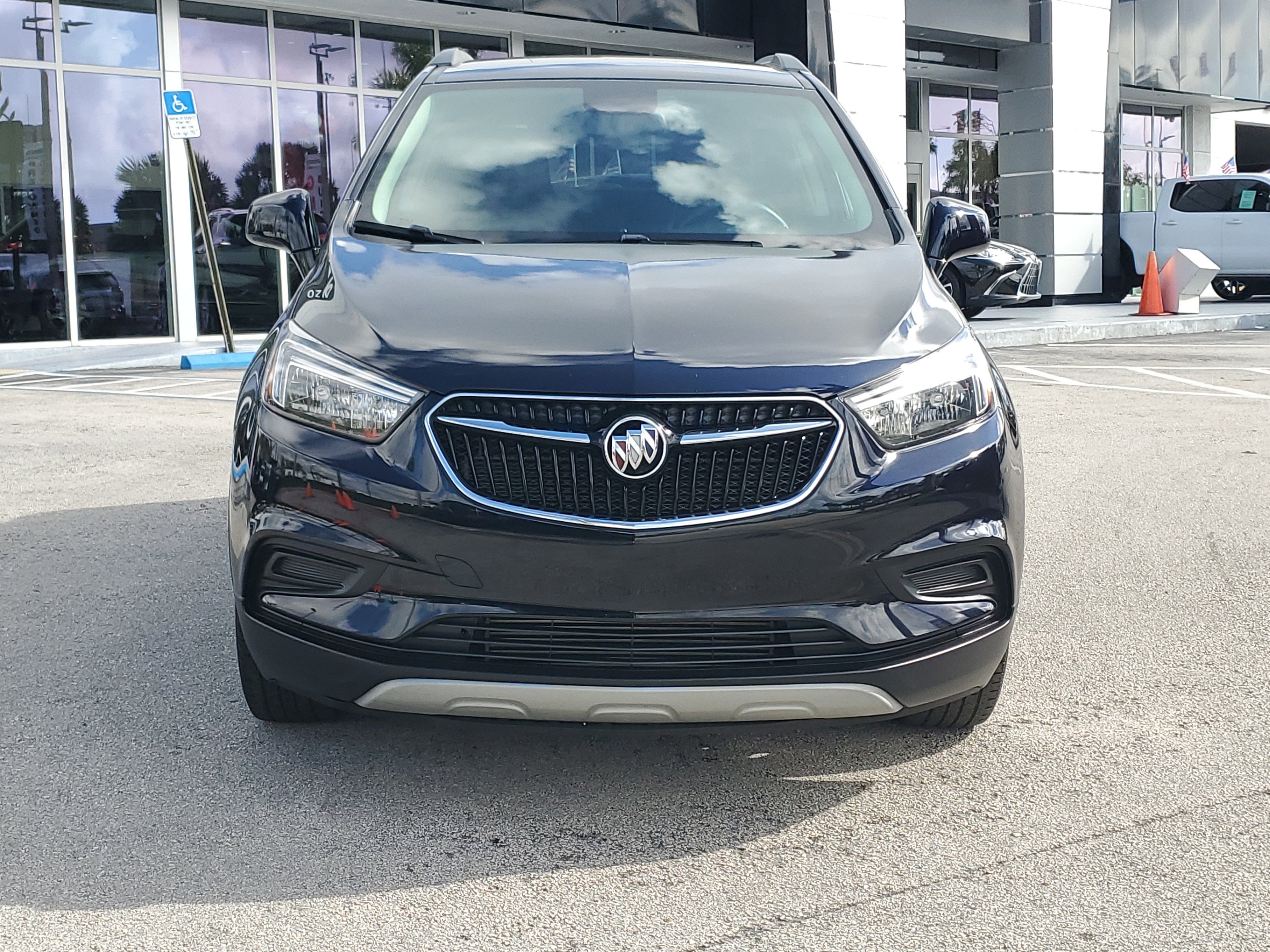 Used 2022 Buick Encore Preferred w/ Safety Package image 2