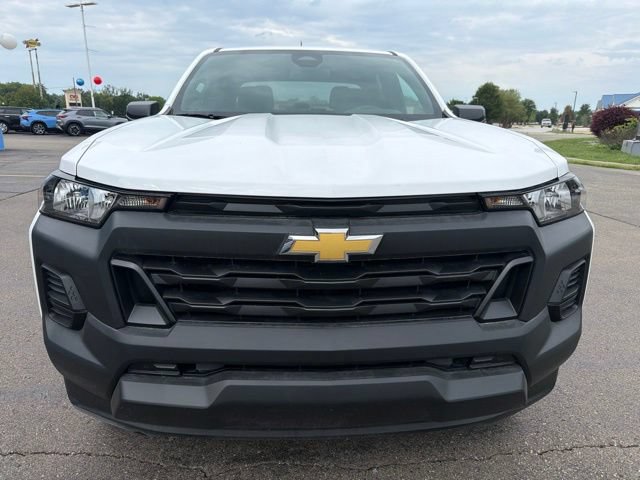 Used 2024 Chevrolet Colorado W/T RWD image 2