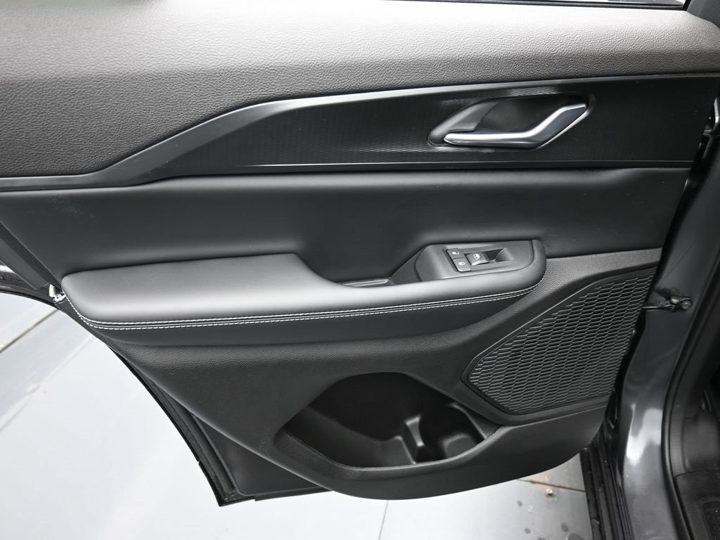 New 2026 Jeep Grand Cherokee Laredo image 11