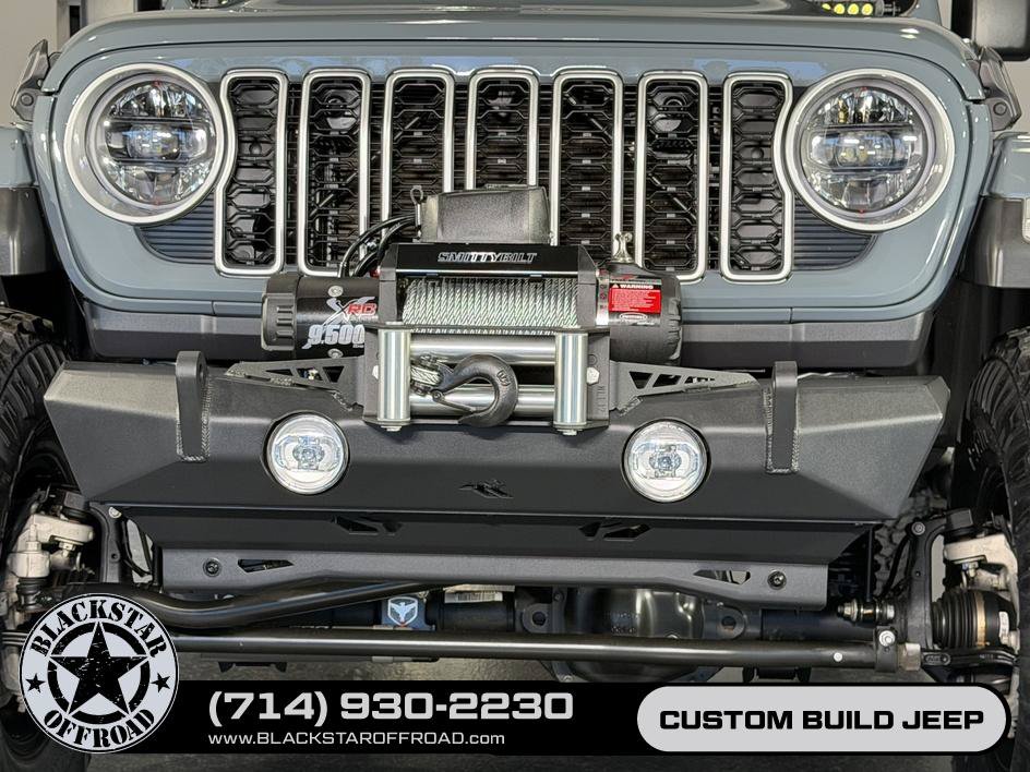 Used 2025 Jeep Wrangler Unlimited Sahara w/ Safety Group AWD/4WD image 11
