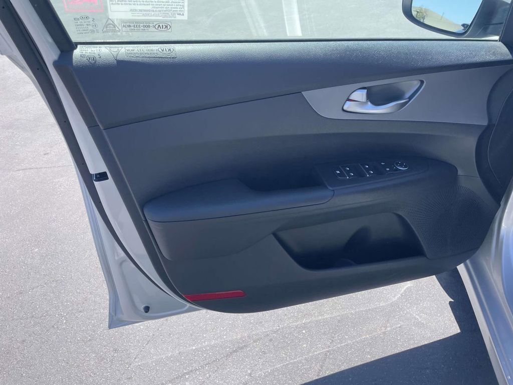 Used 2021 Kia Forte LXS FWD image 14