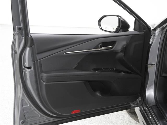 Used 2025 Toyota Camry SE image 4