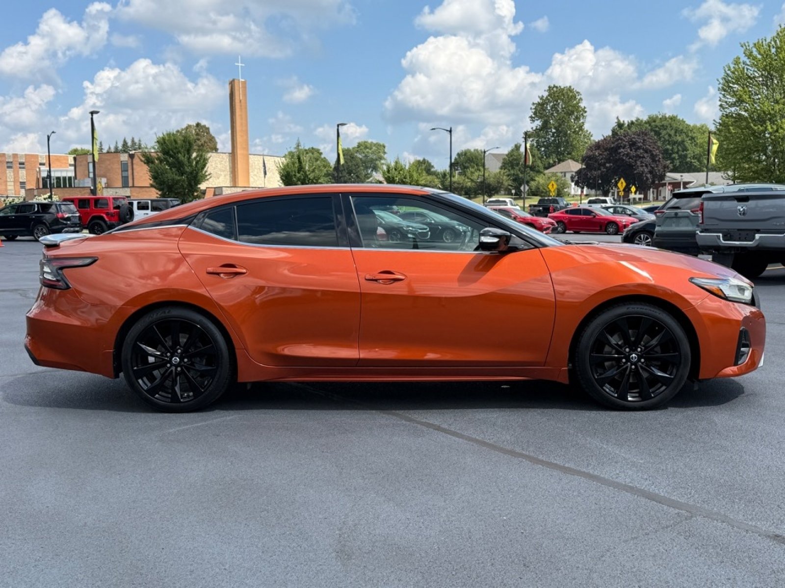 Used 2020 Nissan Maxima SR w/ Sport Mat Group image 9