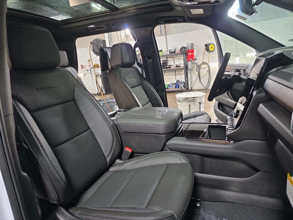 New 2026 GMC Yukon Denali w/ Denali Reserve Package AWD/4WD image 10