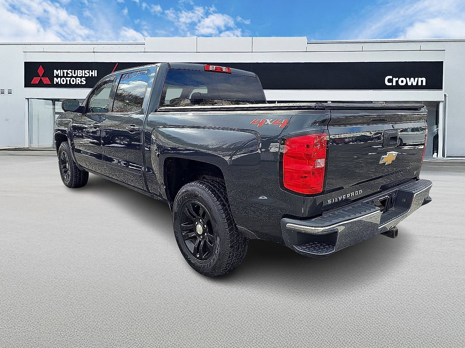 Used 2018 Chevrolet Silverado 1500 LT w/ All Star Edition image 6