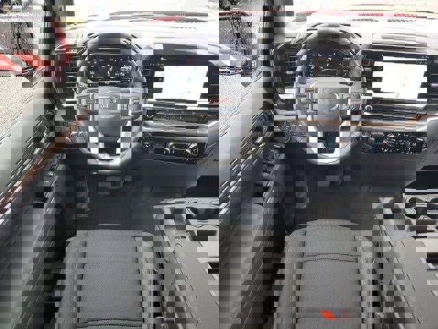 New 2025 GMC Sierra 1500 Elevation image 16