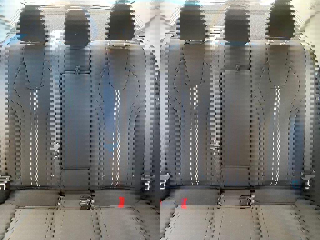 New 2025 Hyundai Elantra SEL image 18