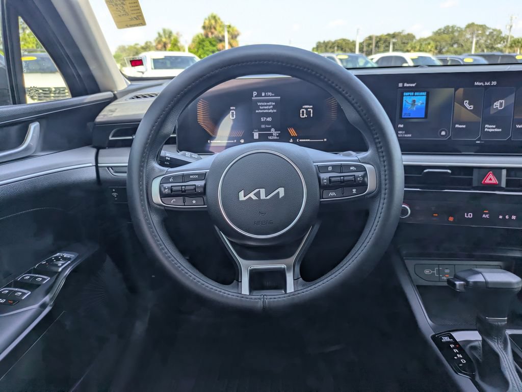 Used 2025 Kia K5 LXS FWD image 16