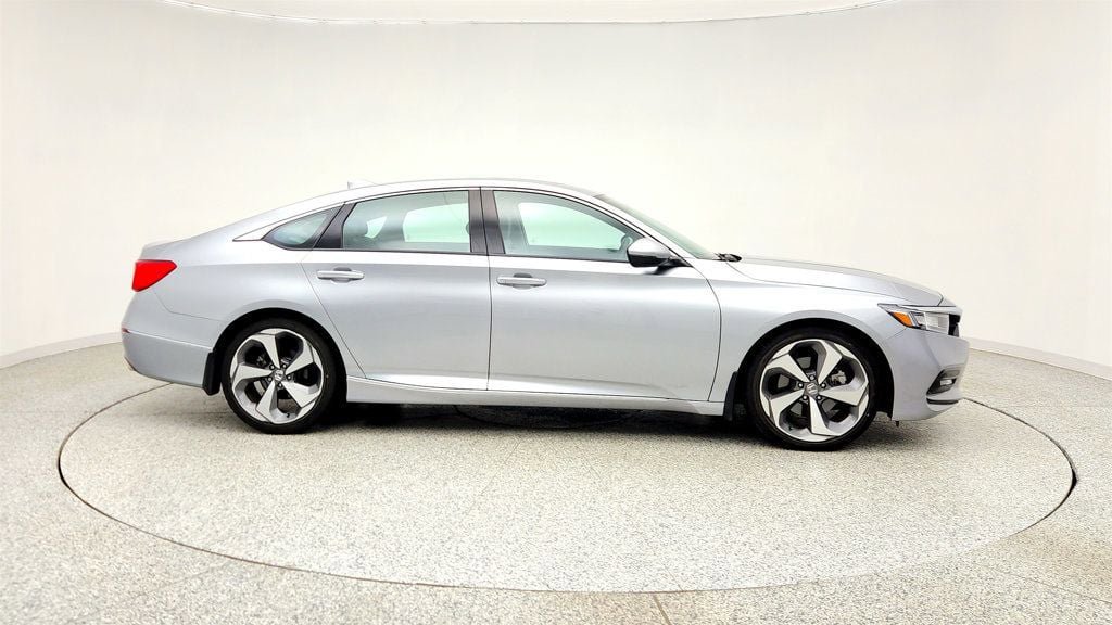 Used 2018 Honda Accord Touring image 4