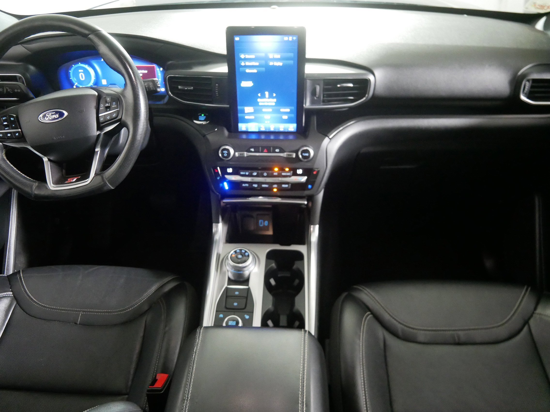 Used 2020 Ford Explorer ST w/ Premium Technology Package image 10