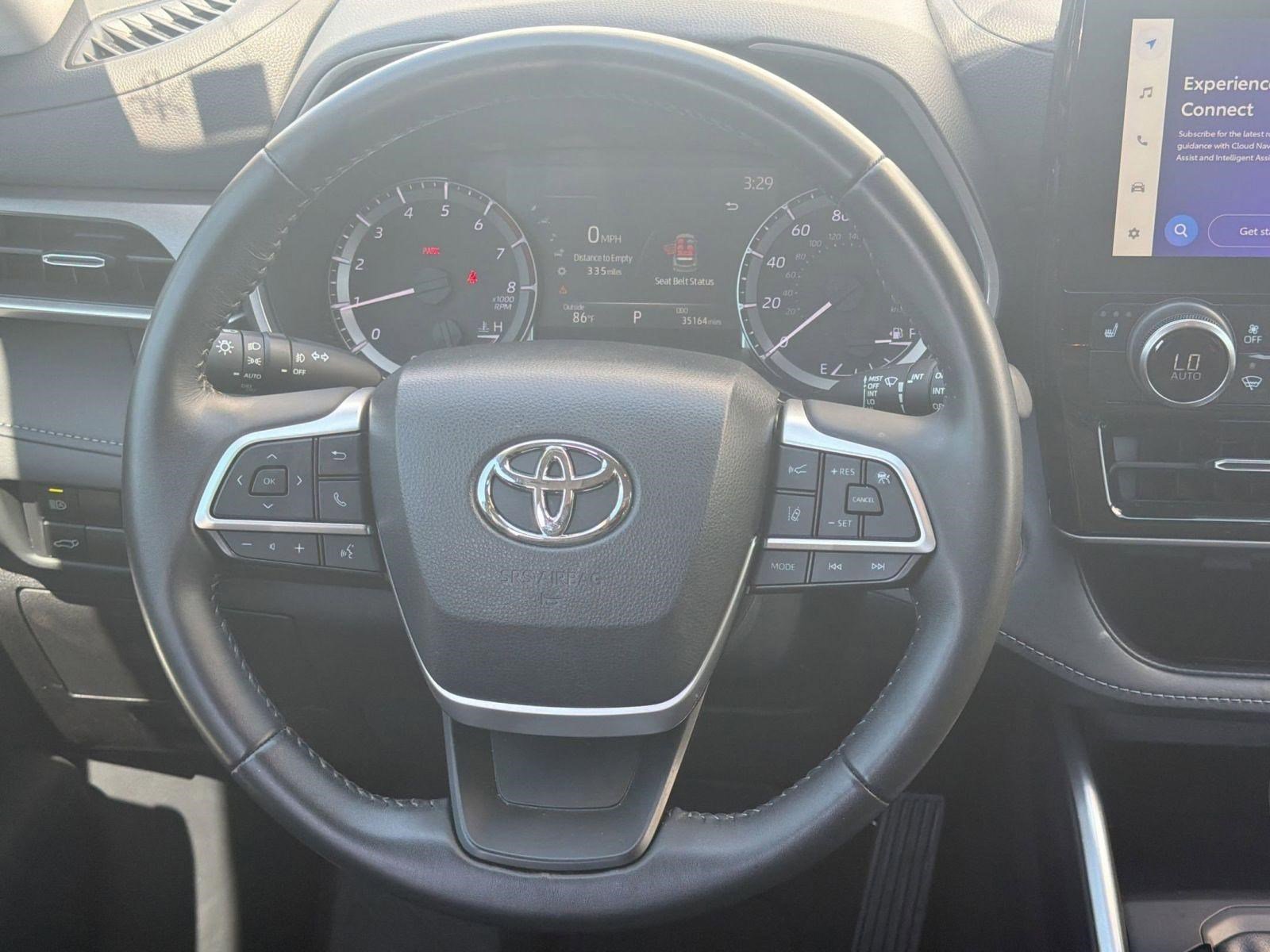 Used 2023 Toyota Highlander XLE image 15