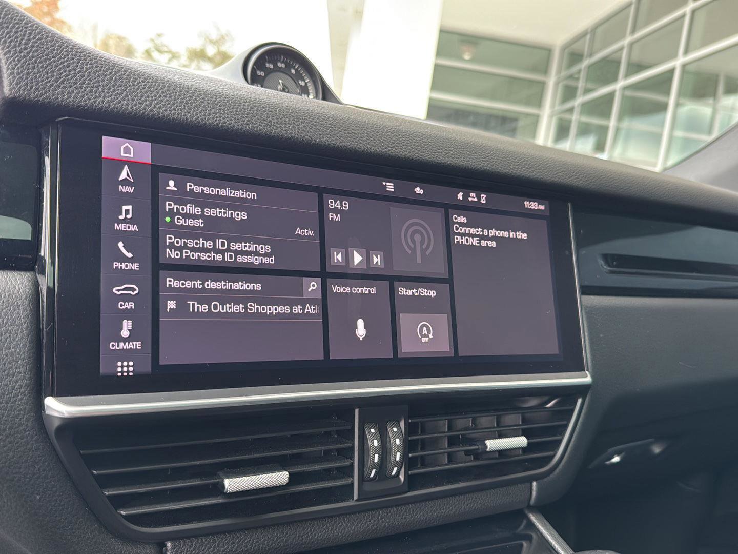 Used 2021 Porsche Cayenne Coupe image 21