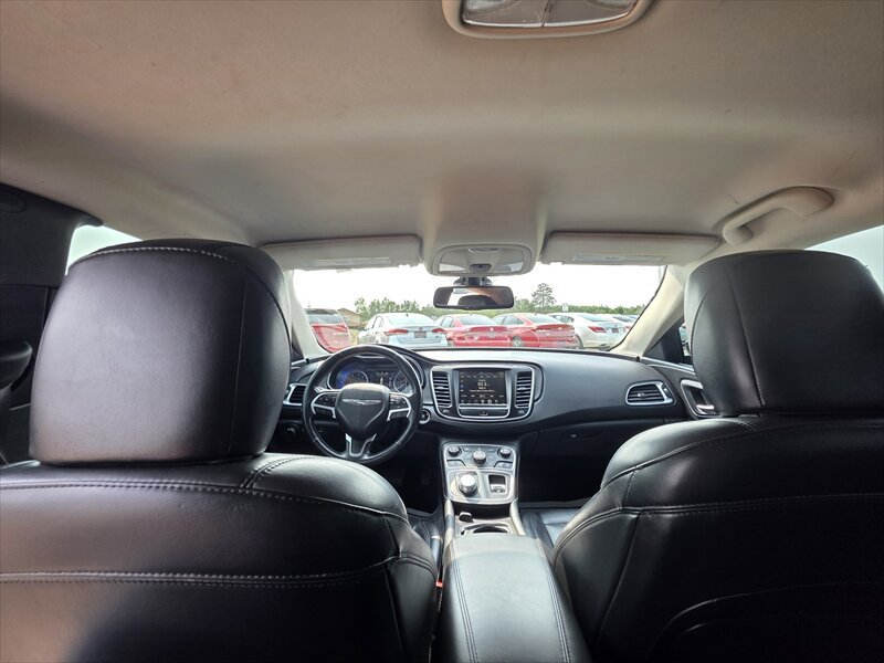 Used 2016 Chrysler 200 Limited FWD image 9