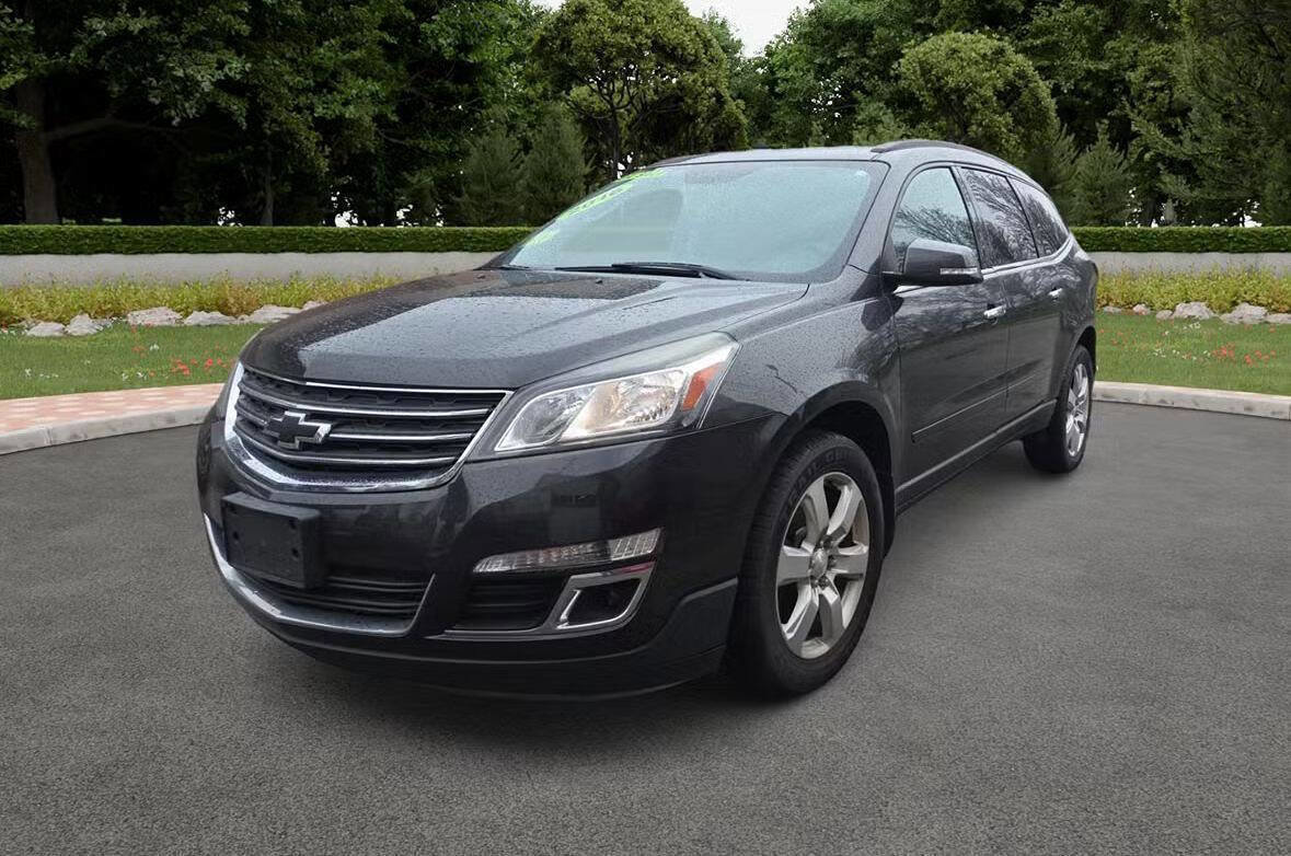 Used 2016 Chevrolet Traverse LT w/ Style and Technology Package image 1