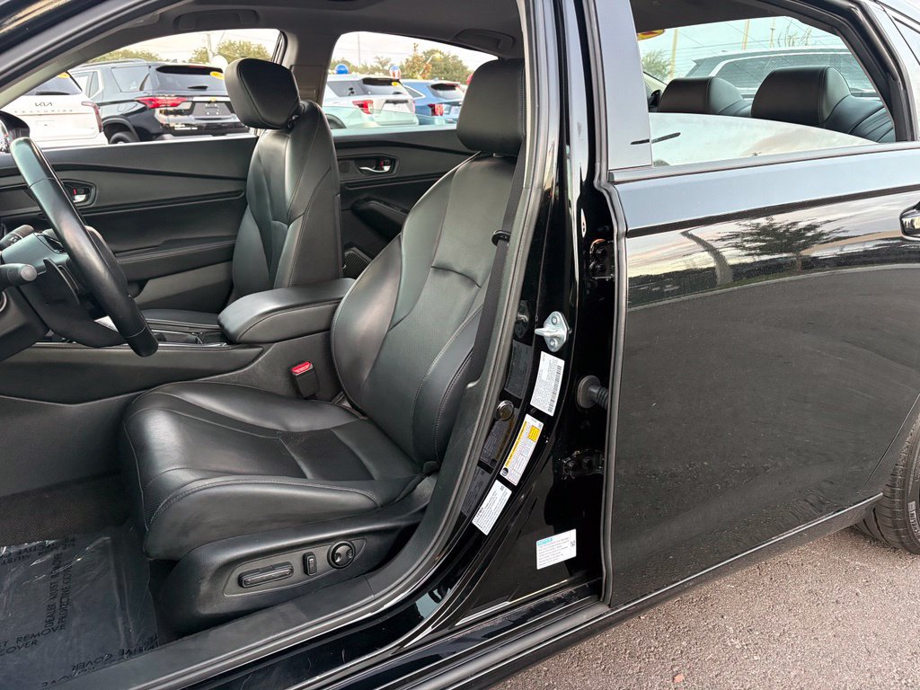 Used 2025 Honda Accord Touring image 9