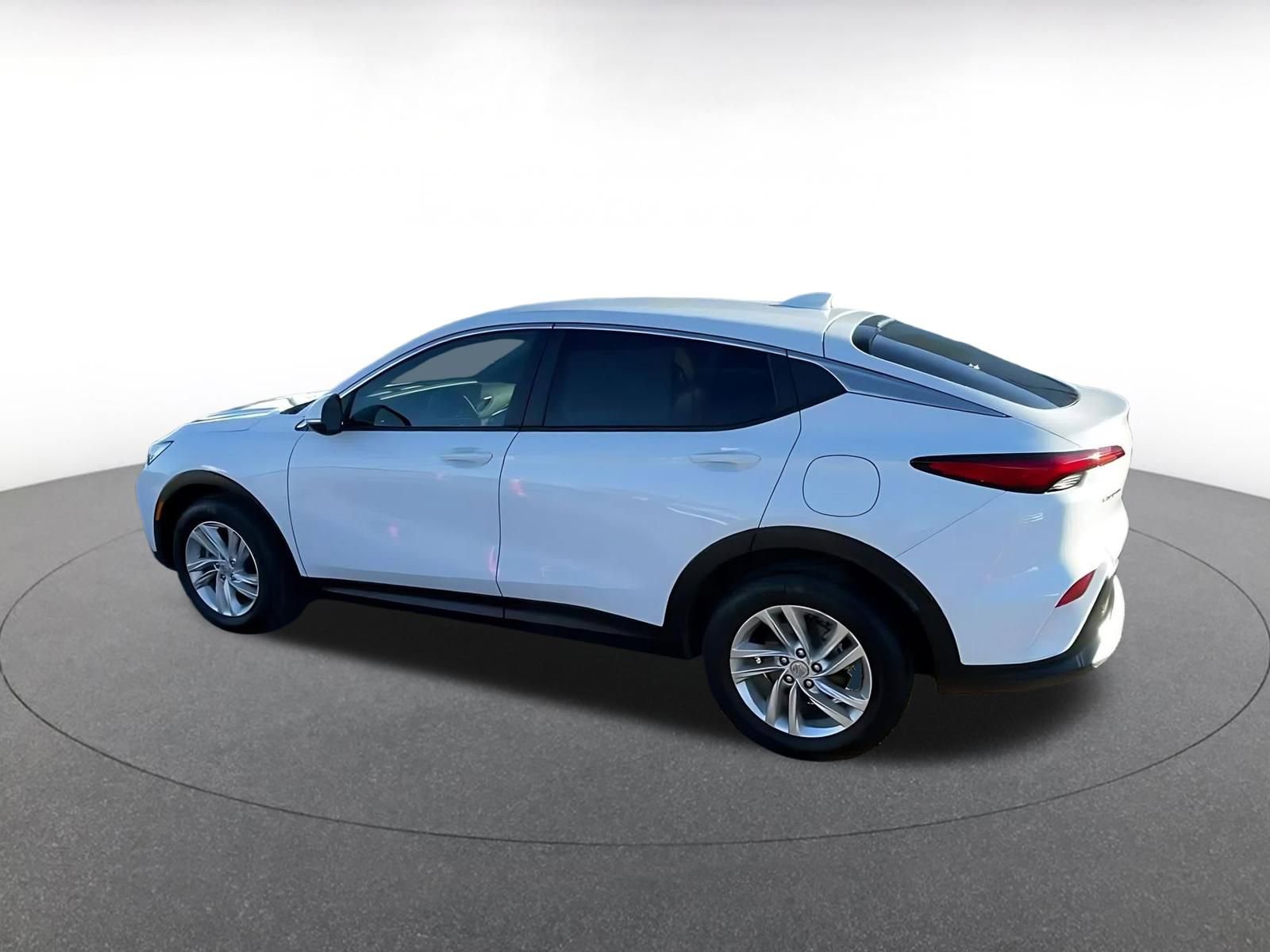 Used 2025 Buick Envista Preferred image 10