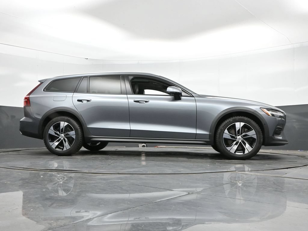 Used 2020 Volvo V60 T5 Cross Country w/ Protection Package AWD/4WD image 25