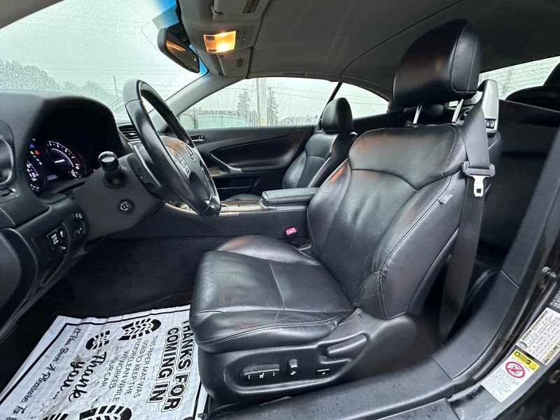 Used 2011 Lexus IS 250C w/ Luxury Pkg RWD image 10