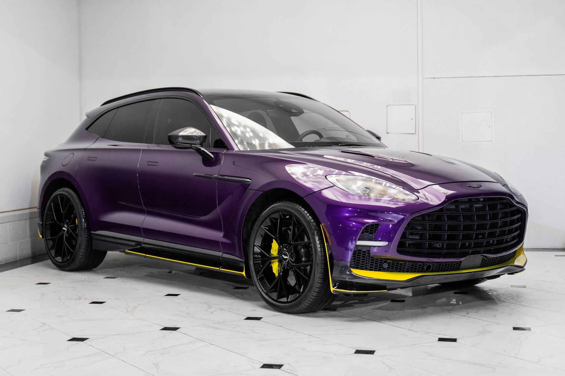 Used 2024 Aston Martin DBX 707 image 1