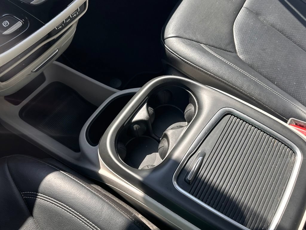Used 2022 Chrysler Pacifica Touring-L FWD image 30