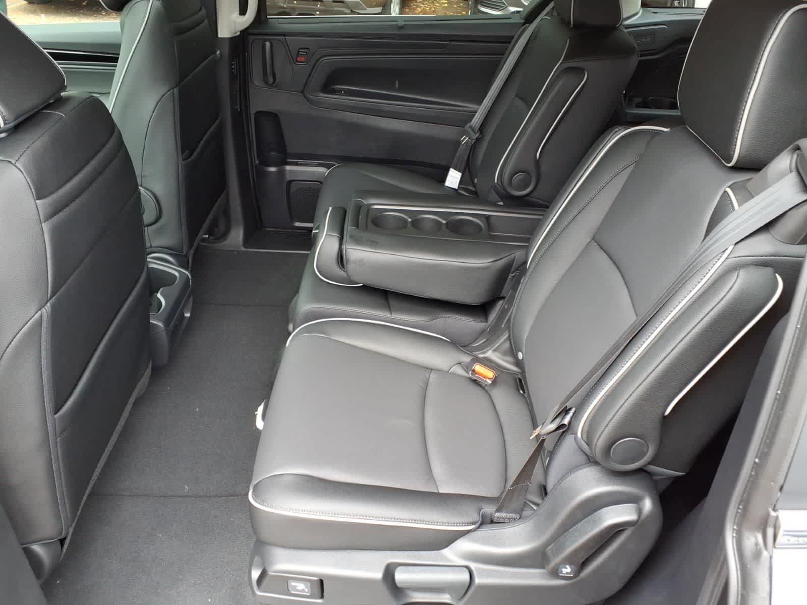 New 2026 Honda Odyssey Touring image 9