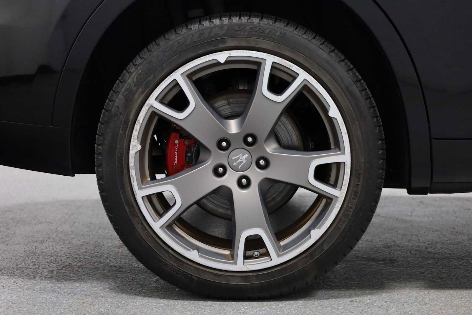 Used 2017 Maserati Levante S image 38