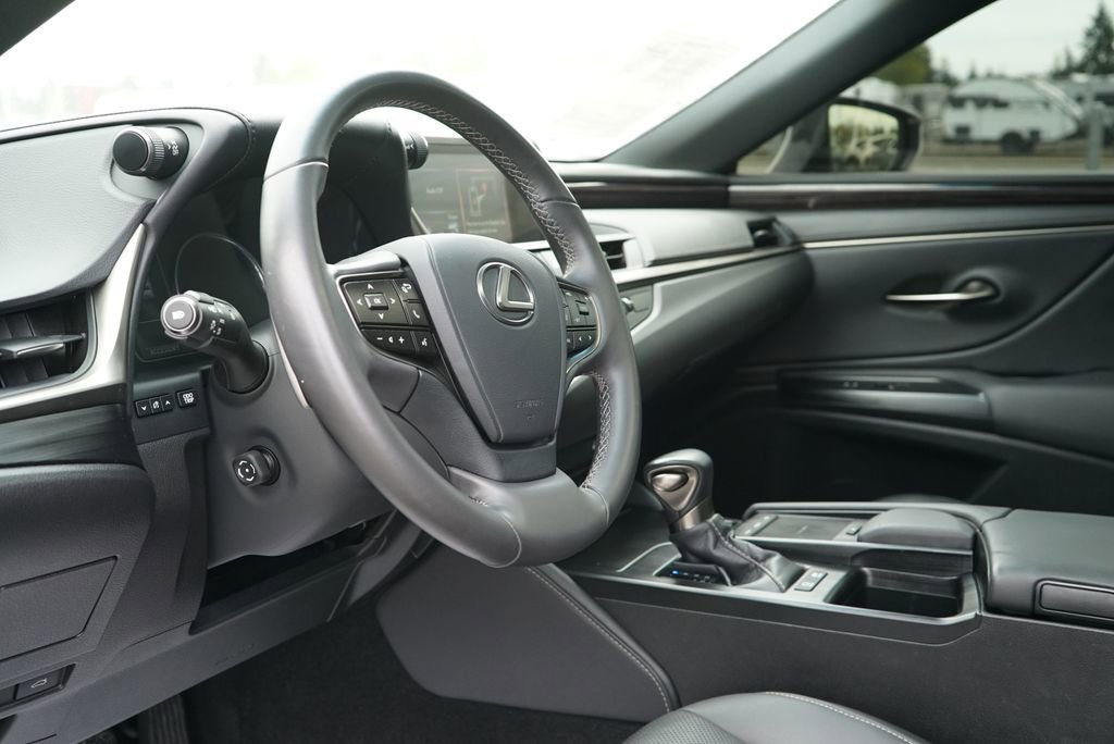 Used 2021 Lexus ES 300h w/ Premium Package FWD image 15