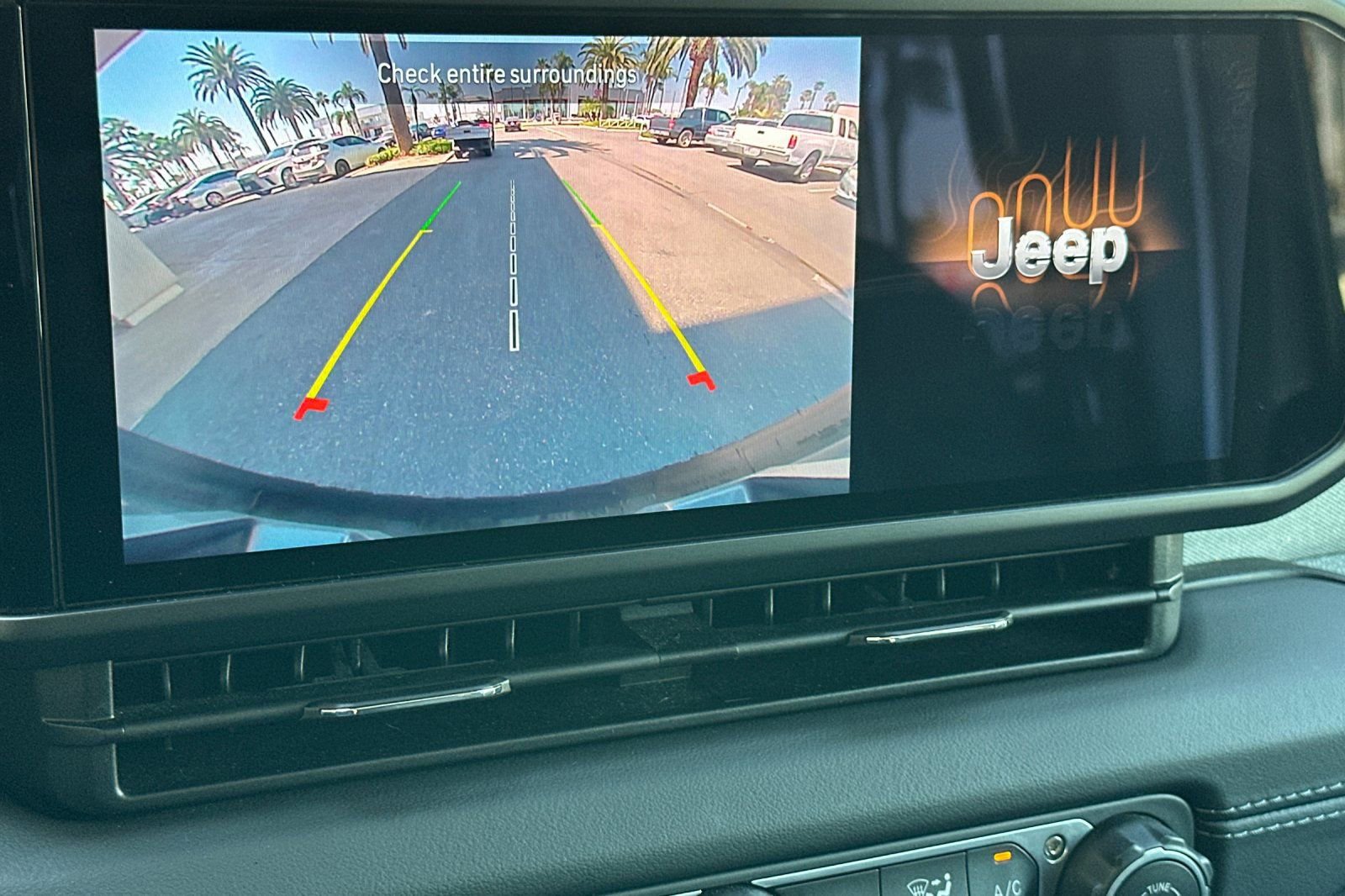 Used 2025 Jeep Wrangler Sahara image 19