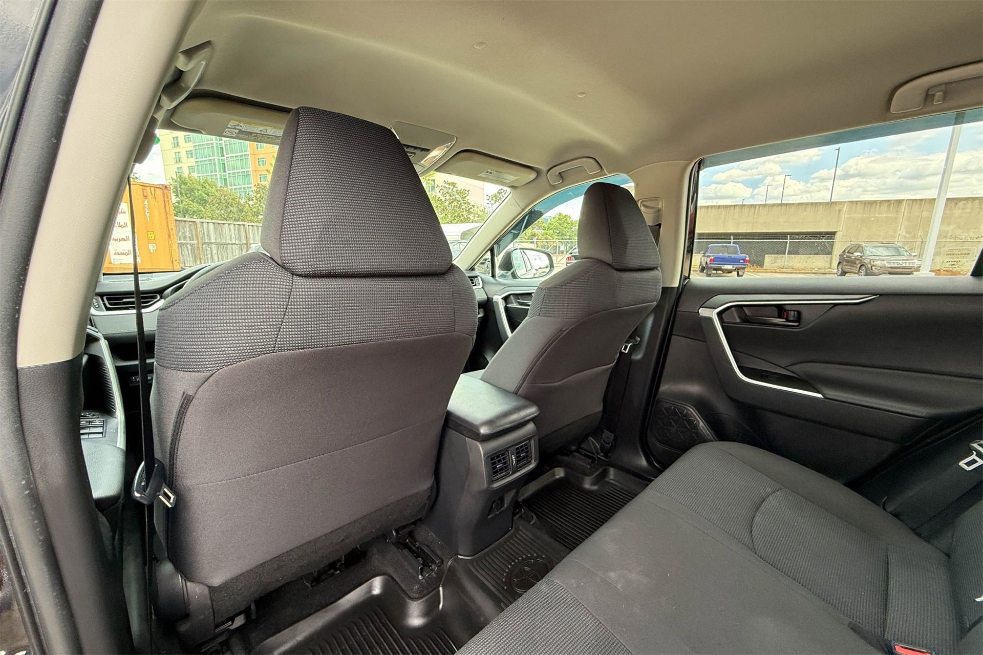 Used 2022 Toyota RAV4 LE image 12