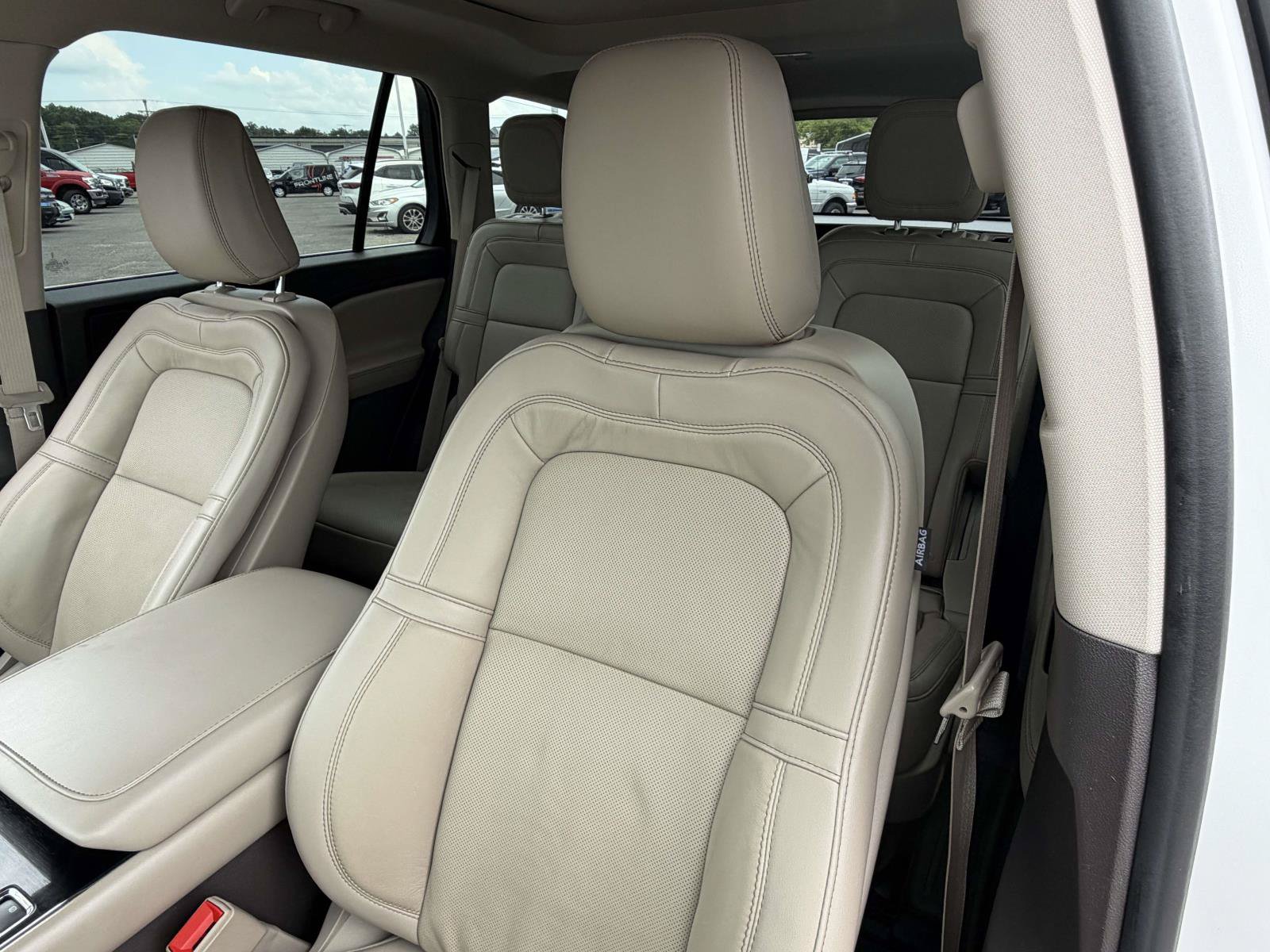 Used 2023 Lincoln Aviator Reserve w/ Elements Package Plus RWD image 23