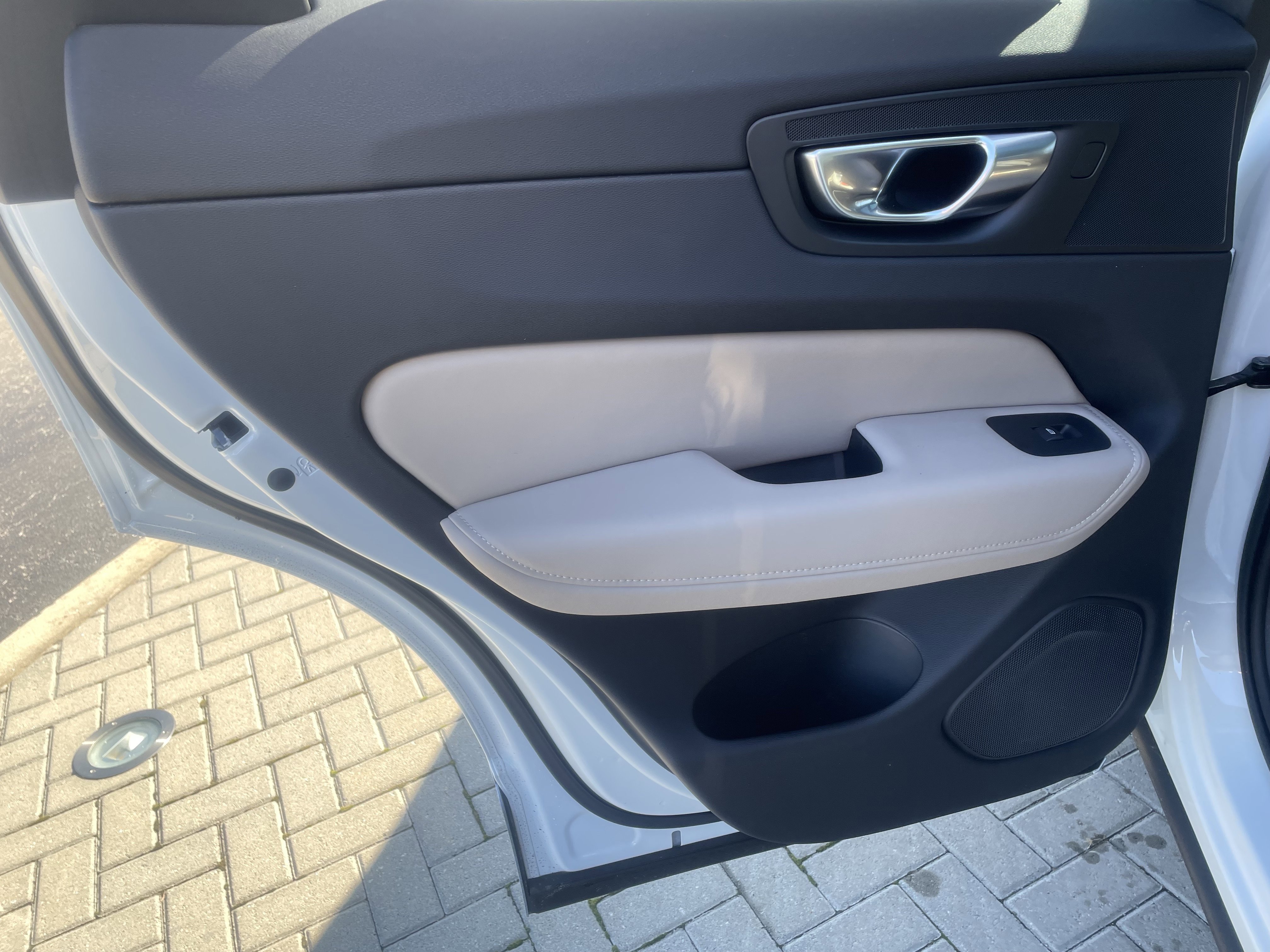 New 2026 Volvo XC60 B5 Plus w/ Protection Package Premier image 11