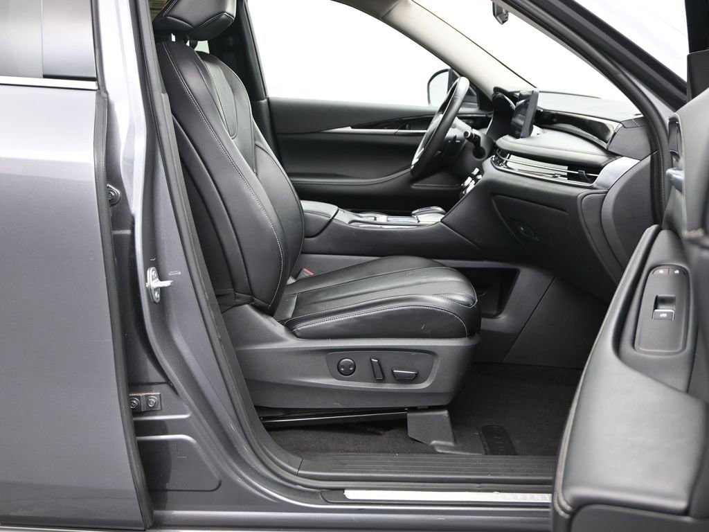 Used 2024 INFINITI QX60 Pure image 11