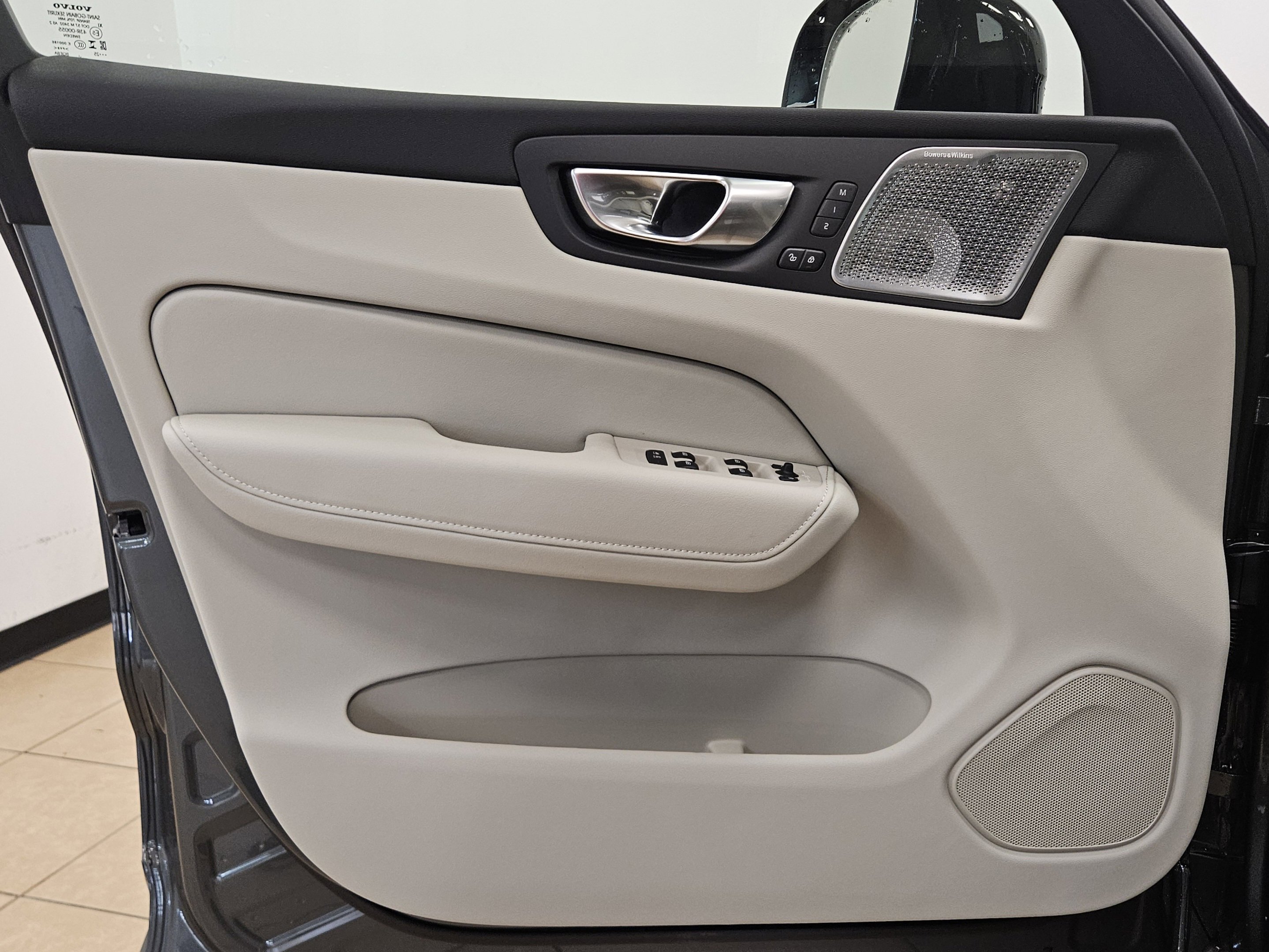 New 2026 Volvo XC60 T8 Ultra image 13