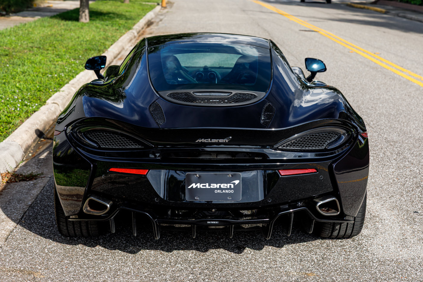 Used 2018 McLaren 570S RWD image 23