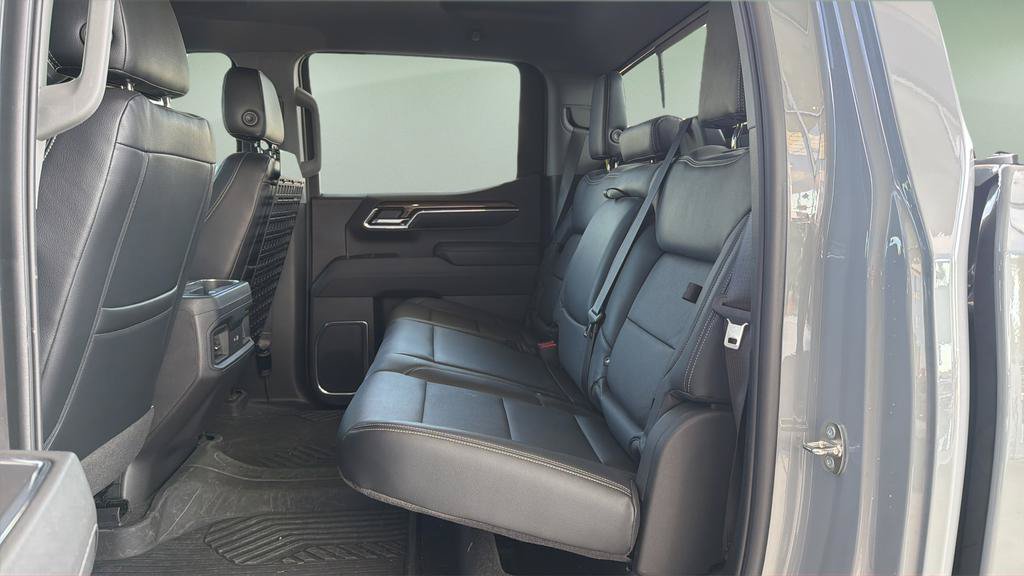 Used 2024 Chevrolet Silverado 1500 LT Trail Boss w/ Convenience Package II AWD/4WD image 15