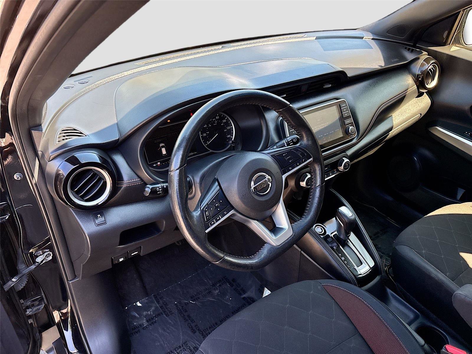 Used 2018 Nissan Kicks SR image 9