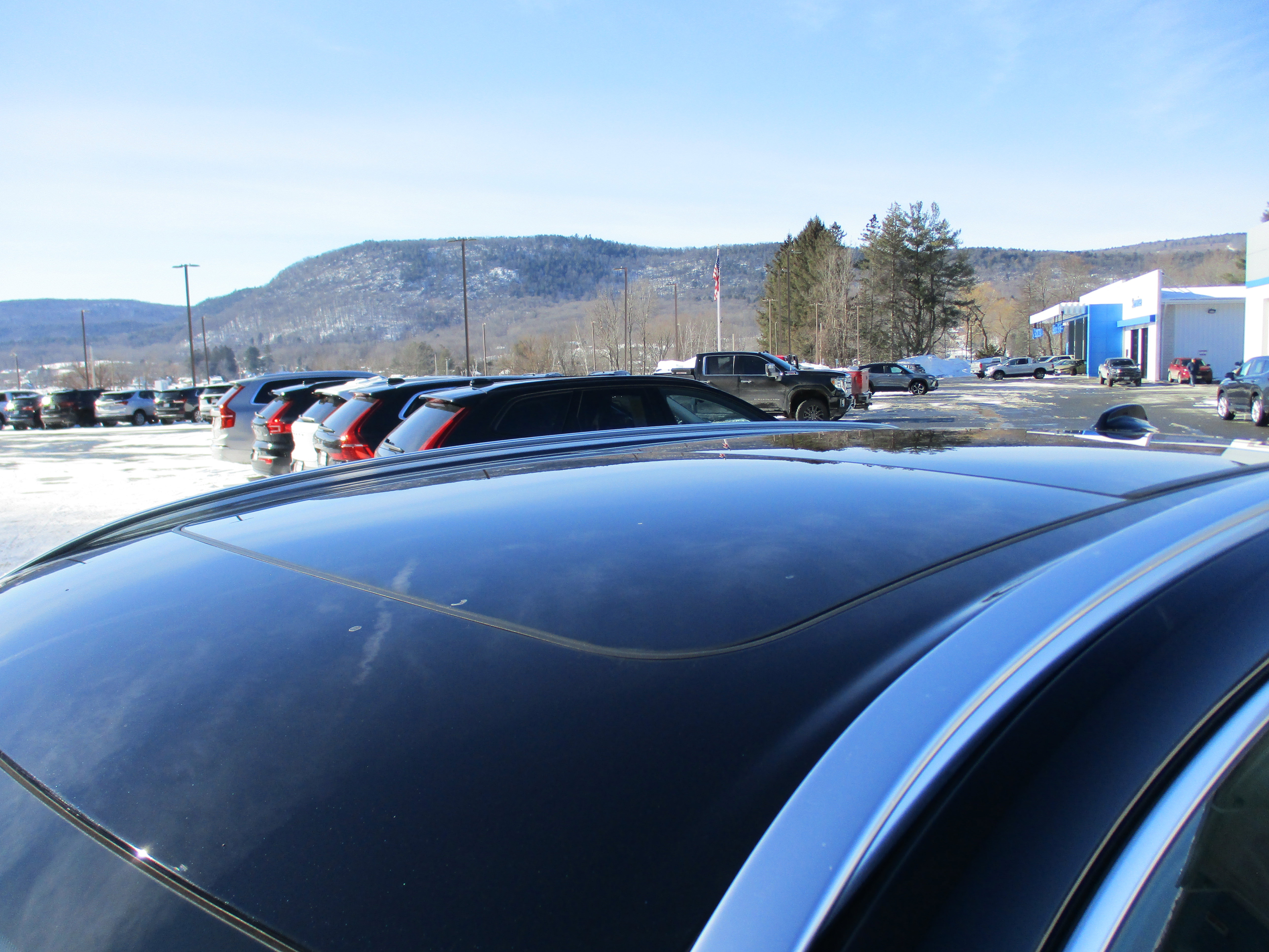 Certified 2023 Volvo XC60 B5 Plus image 10