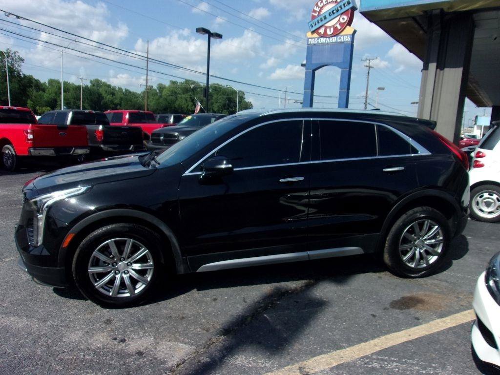 Used 2021 Cadillac XT4 Premium Luxury w/ Cold Weather Package AWD/4WD image 2