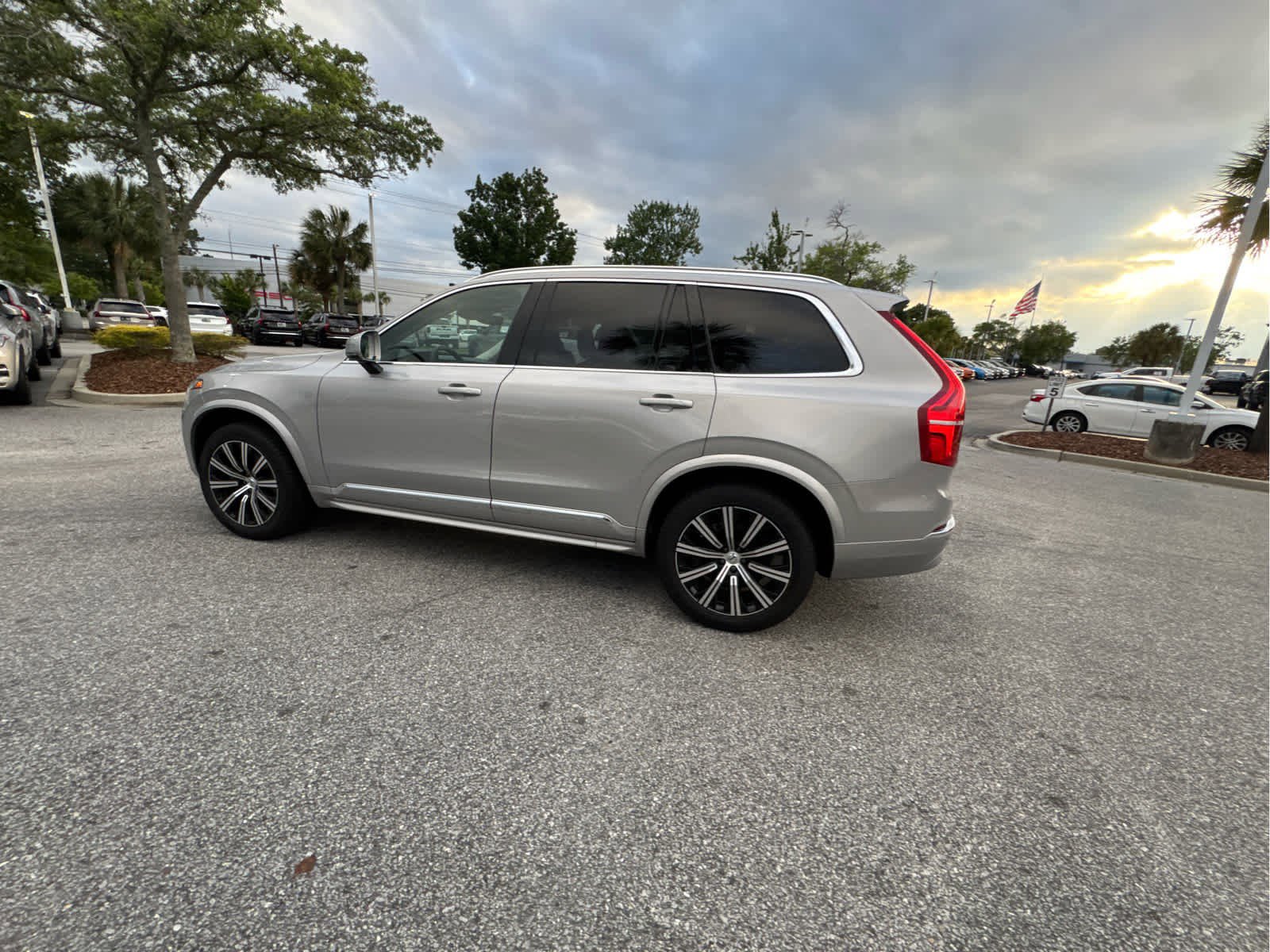 Certified 2025 Volvo XC90 B5 Core AWD/4WD image 15