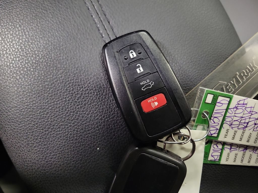 Used 2019 Toyota RAV4 Limited FWD image 22