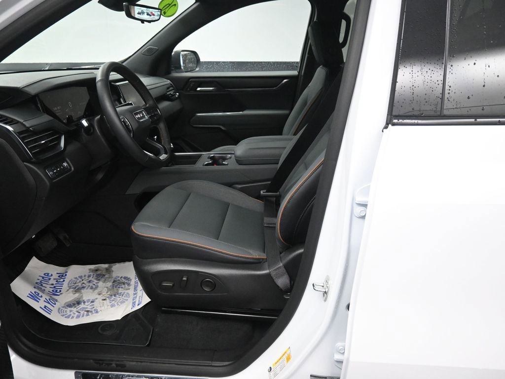 Used 2026 GMC Acadia AT4 image 31