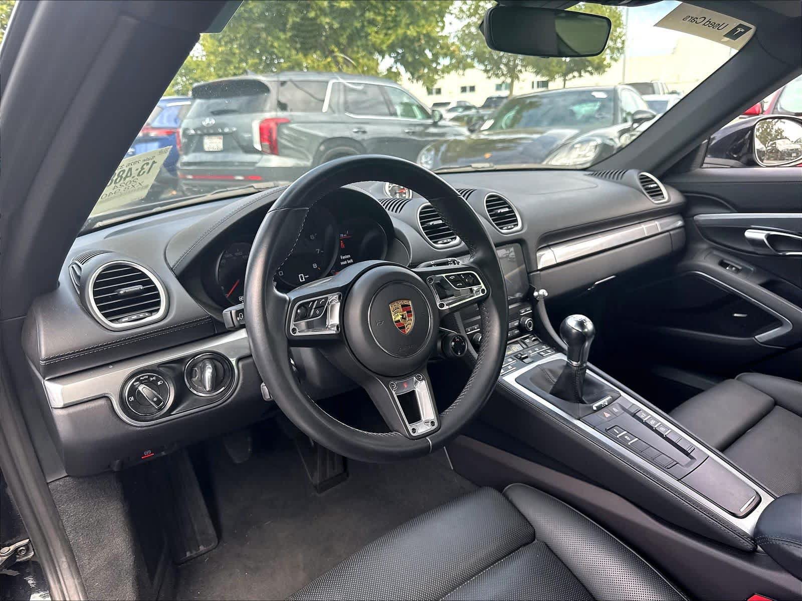 Used 2024 Porsche 718 Cayman RWD image 17