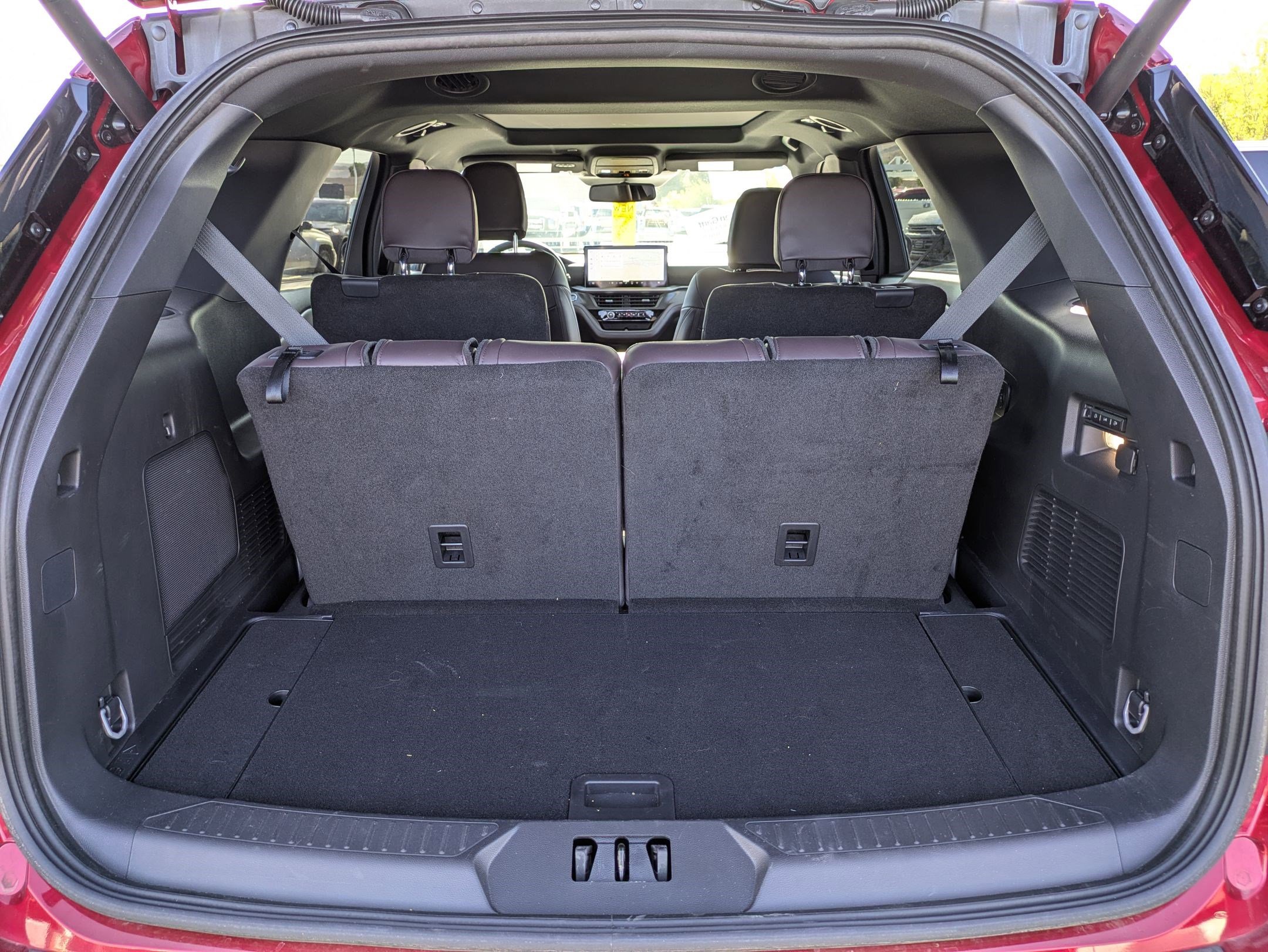Used 2025 Ford Explorer Platinum w/ Ultimate Package image 32