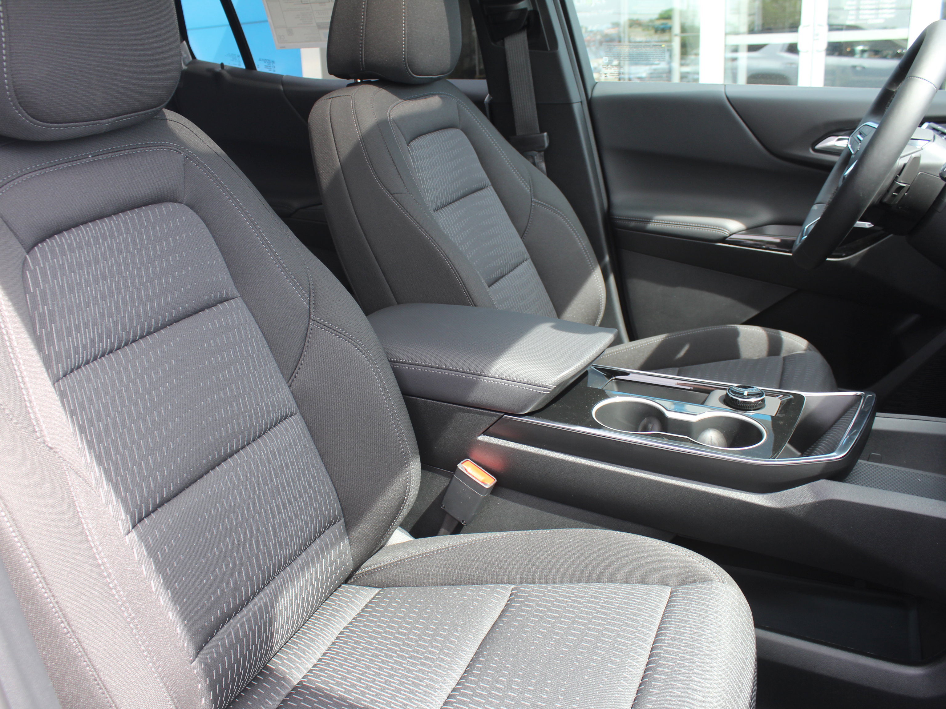 New 2026 Chevrolet Equinox LT w/ Midnight Edition FWD image 16