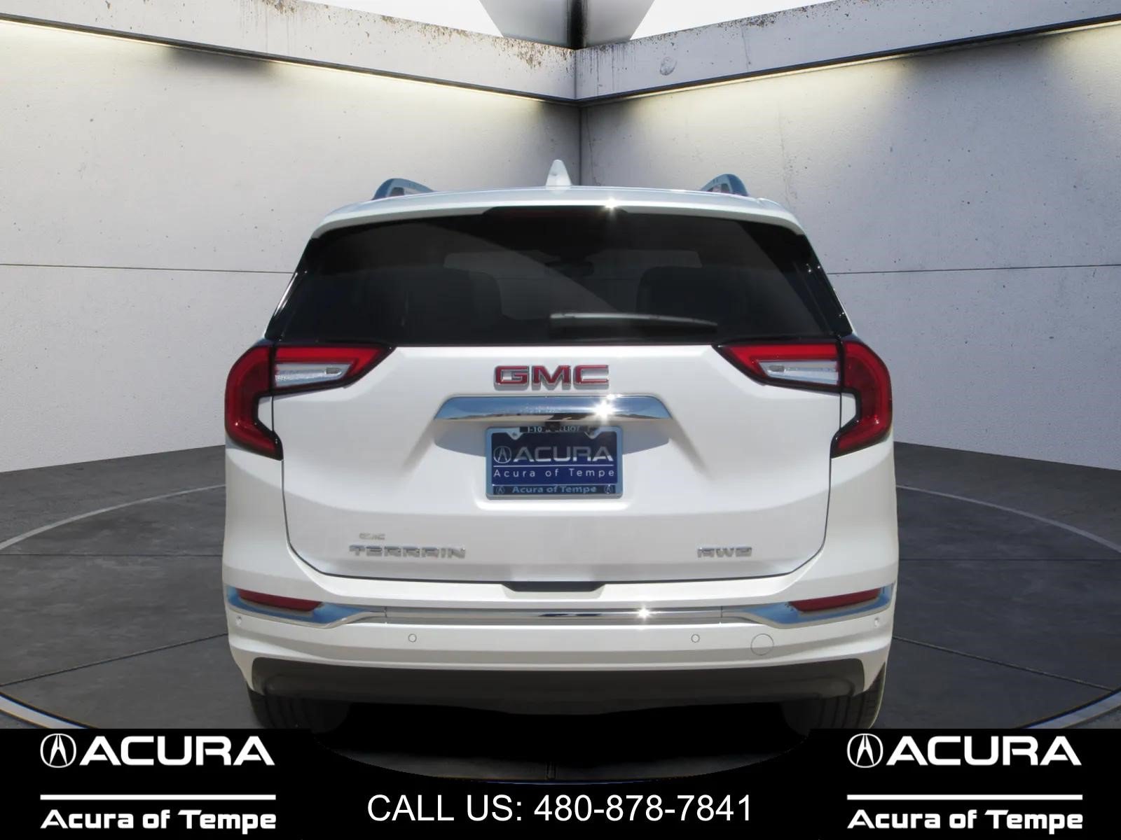 Used 2023 GMC Terrain Denali w/ Denali Premium Package AWD/4WD image 7